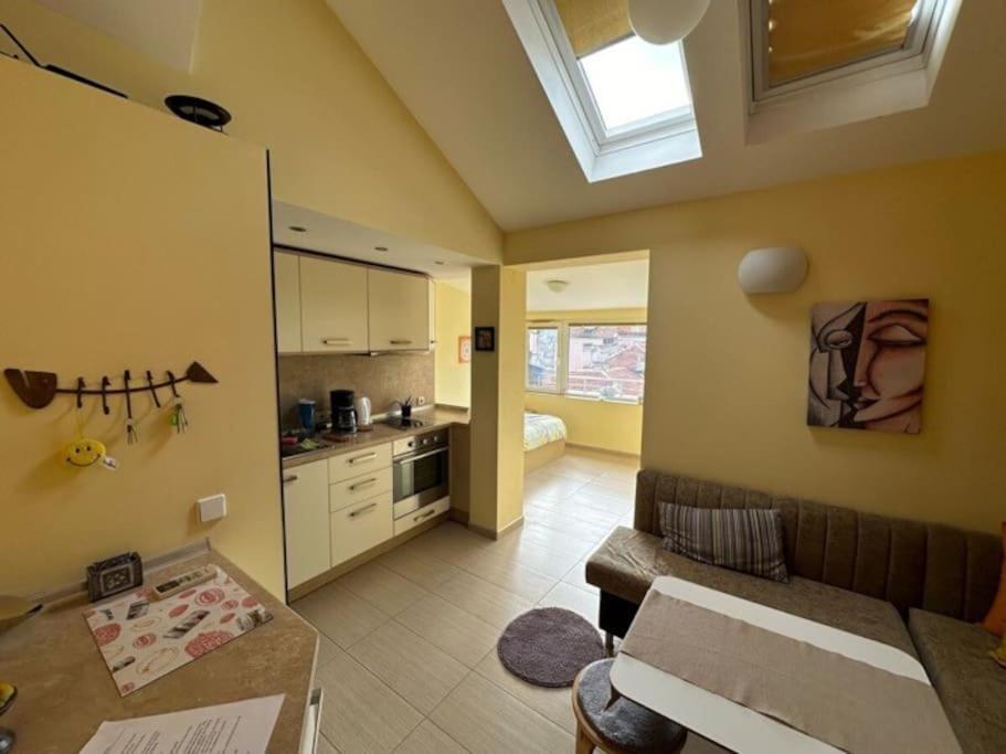 Διαμέρισμα Cosy In The Very Heart Of